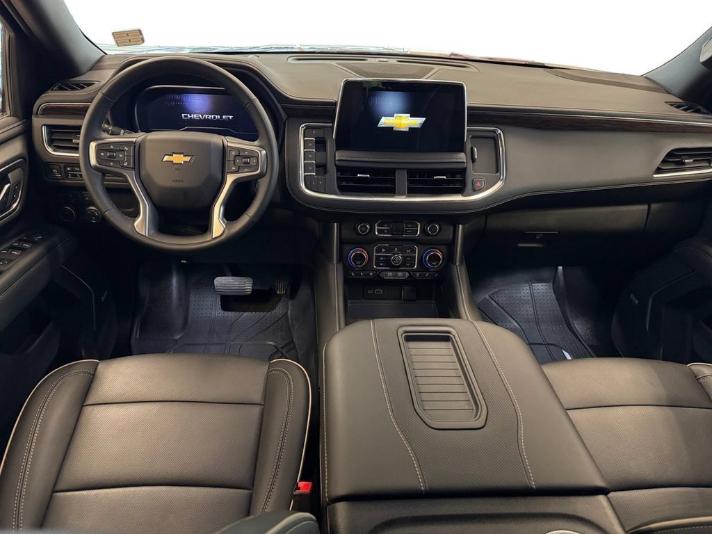 Used 2024 Chevrolet Tahoe Premier AWD/4WD image 12