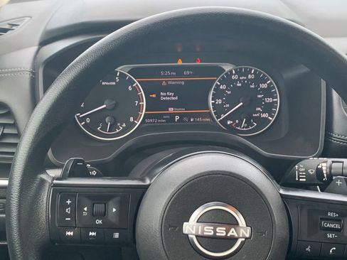 Used 2024 Nissan Rogue S AWD/4WD image 12