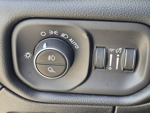 Used 2026 RAM 1500 Laramie AWD/4WD image 23