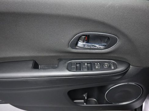 Used 2022 Honda HR-V EX image 10