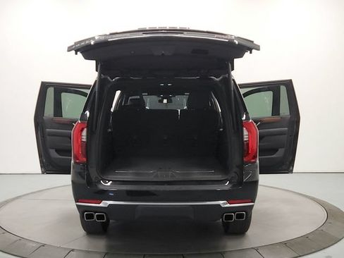 Used 2025 GMC Yukon XL Denali AWD/4WD image 15