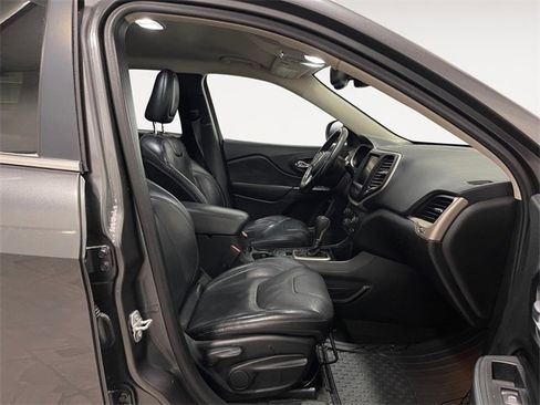 Used 2015 Jeep Cherokee Limited image 15