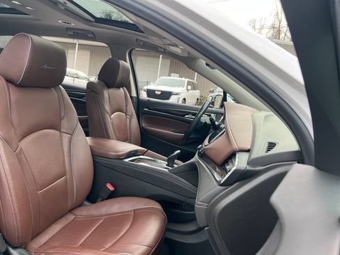 Used 2021 Buick Enclave Avenir w/ Avenir Technology Package AWD/4WD image 40