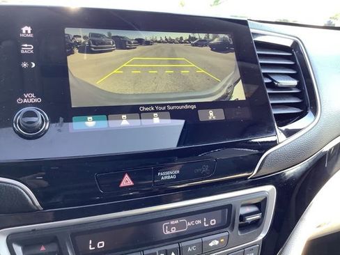 Used 2021 Honda Pilot Touring image 41