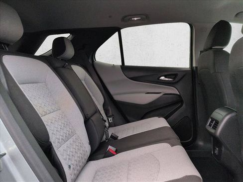 Used 2024 Chevrolet Equinox LT FWD image 18