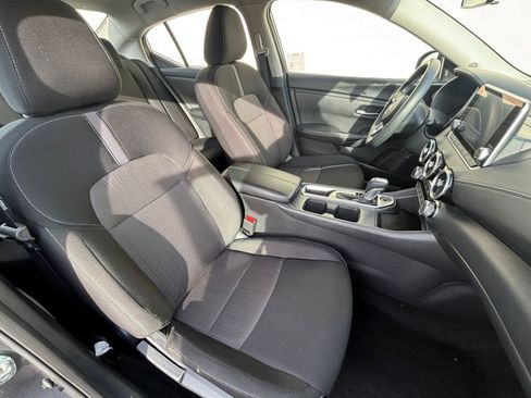Used 2025 Nissan Sentra SV image 41
