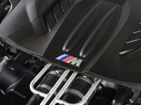 Used 2015 BMW M5 RWD image 21