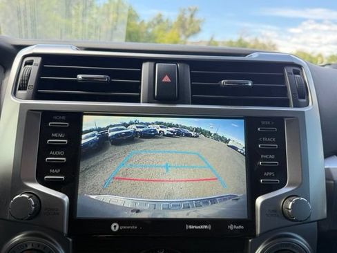 Used 2020 Toyota 4Runner SR5 AWD/4WD image 23