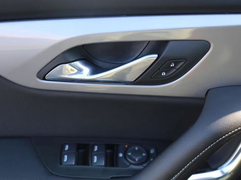 Used 2025 Chevrolet Blazer LT image 7