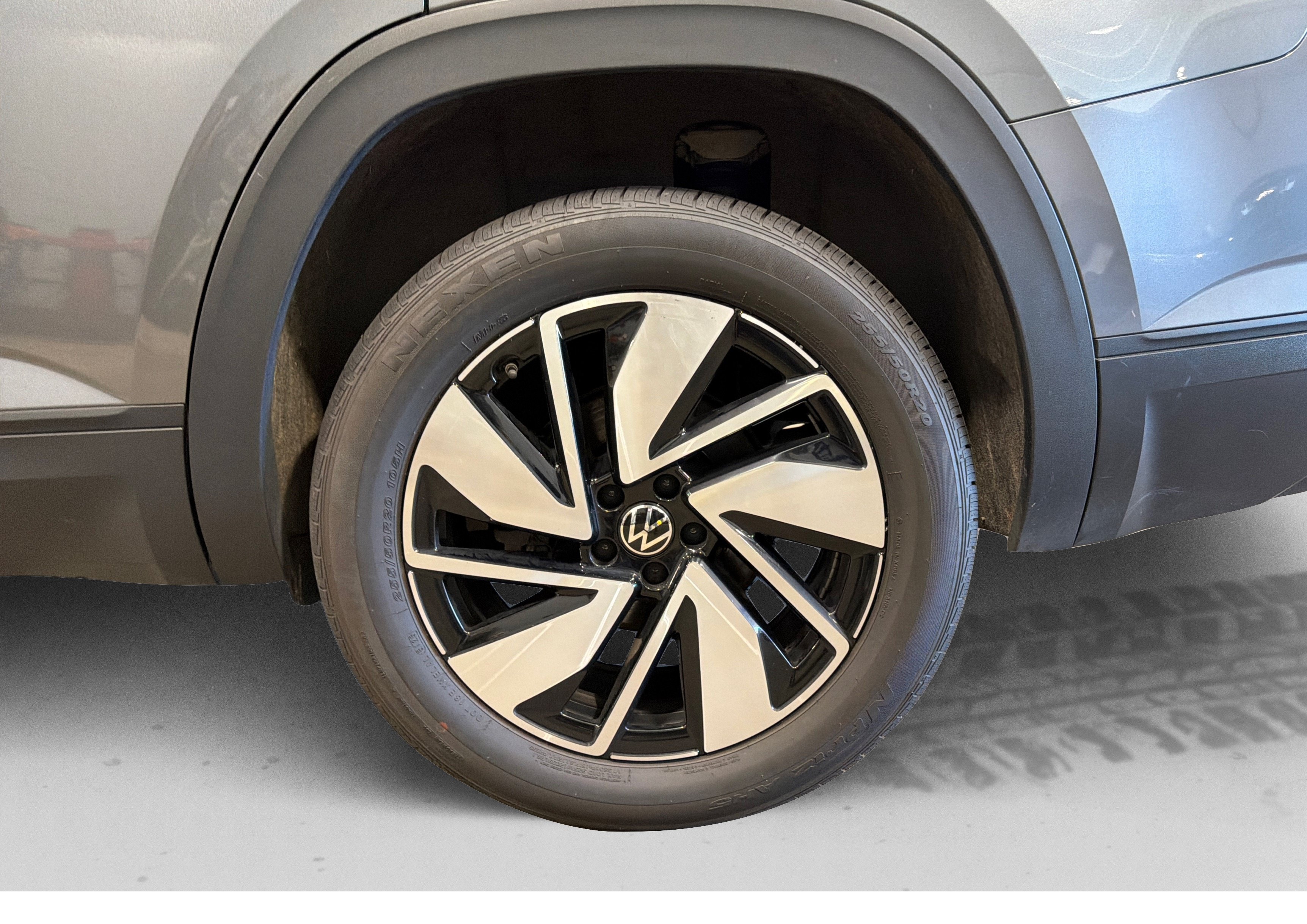 Used 2025 Volkswagen Atlas SE FWD image 50