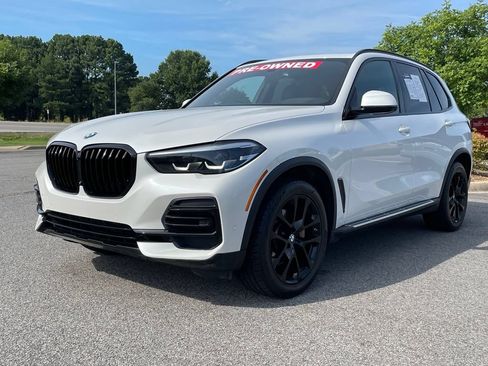Used 2023 BMW X5 xDrive40i w/ Premium Package AWD/4WD image 3
