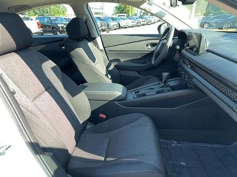 Used 2025 Honda Accord SE image 13