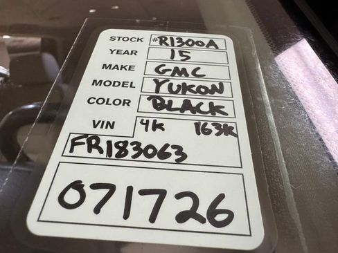 Used 2015 GMC Yukon Denali RWD image 29