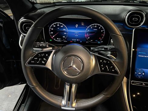 Used 2025 Mercedes-Benz GLC 300 image 28