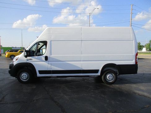 Used 2024 RAM ProMaster 3500 w/ Delivery Van Package FWD image 2