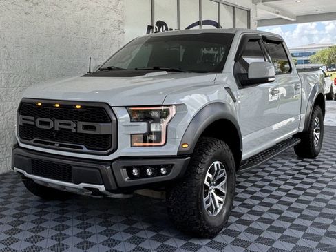 Used 2017 Ford F150 Raptor w/ Equipment Group 802A Luxury AWD/4WD image 3
