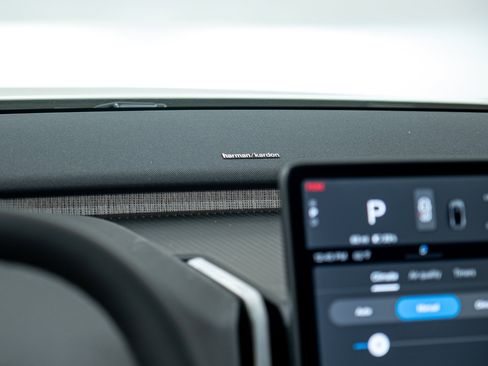 New 2026 Volvo EX30 Cross Country Ultra w/ Protection Package Premier image 20