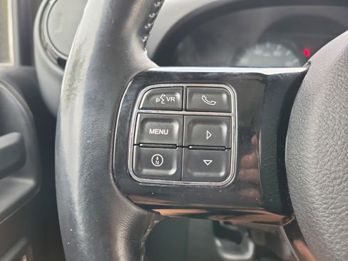 Used 2016 Jeep Wrangler Unlimited Sahara image 14