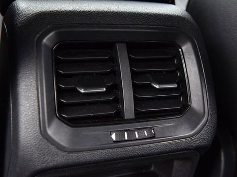 Used 2024 Volkswagen Tiguan SE AWD/4WD image 23