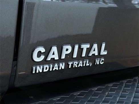 Used 2024 Jeep Gladiator Sport image 42