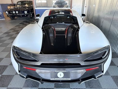 Used 2016 McLaren 570S Coupe RWD image 21