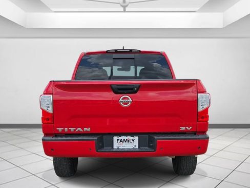 Used 2022 Nissan Titan SV RWD image 6