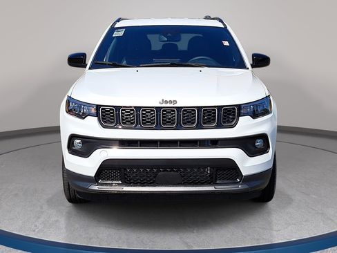 New 2026 Jeep Compass Latitude image 2