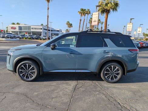 New 2026 Nissan Pathfinder Platinum FWD image 3
