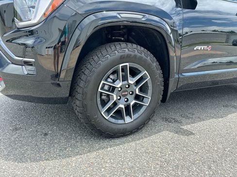 New 2026 GMC Terrain AT4 w/ Technology Package II AWD/4WD image 32