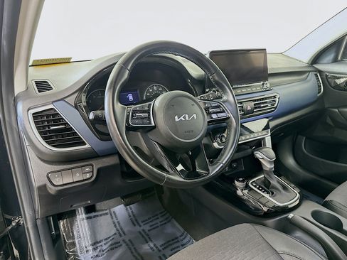 Certified 2023 Kia Seltos S w/ Navigation Package FWD image 9