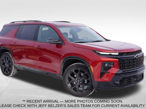 Certified 2024 Chevrolet Traverse RS w/ LPO, Floor Liner Package image 1