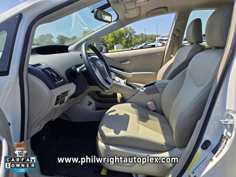 Used 2015 Toyota Prius Four FWD image 9