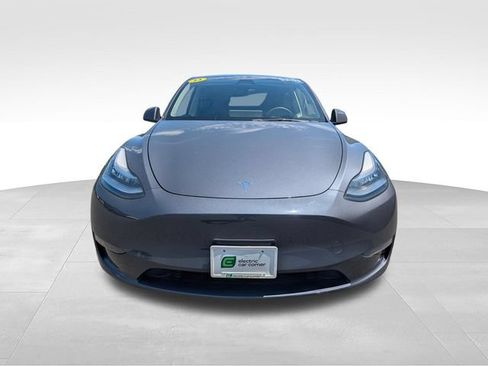 Used 2023 Tesla Model Y Long Range AWD/4WD image 2