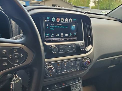 Used 2018 Chevrolet Colorado Z71 AWD/4WD image 17