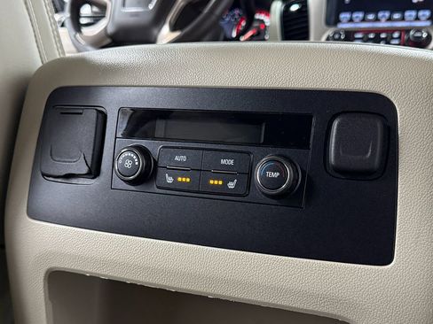 Used 2016 GMC Yukon XL Denali AWD/4WD image 32