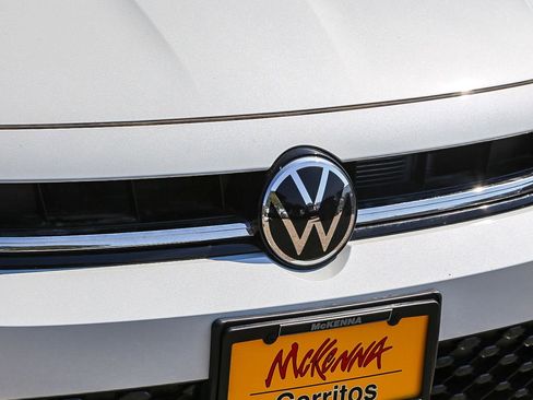 New 2025 Volkswagen Jetta SE FWD image 5