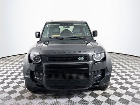 Used 2024 Land Rover Defender 110 X-Dynamic SE image 2