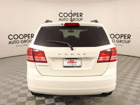 Used 2018 Dodge Journey SE image 20