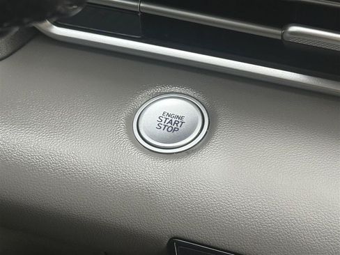 Used 2022 Hyundai Elantra SEL FWD image 22