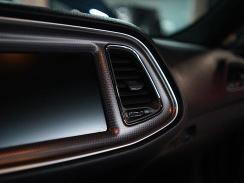 Used 2015 Dodge Challenger SRT Hellcat image 86