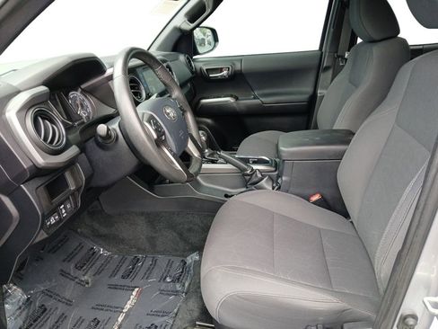Used 2019 Toyota Tacoma TRD Sport w/ Technology Package RWD image 19