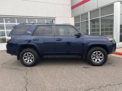 Used 2020 Toyota 4Runner TRD Off-Road Premium AWD/4WD image 18