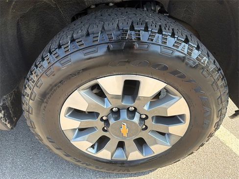 Used 2024 Chevrolet Silverado 2500 Custom w/ Custom Value Package image 12