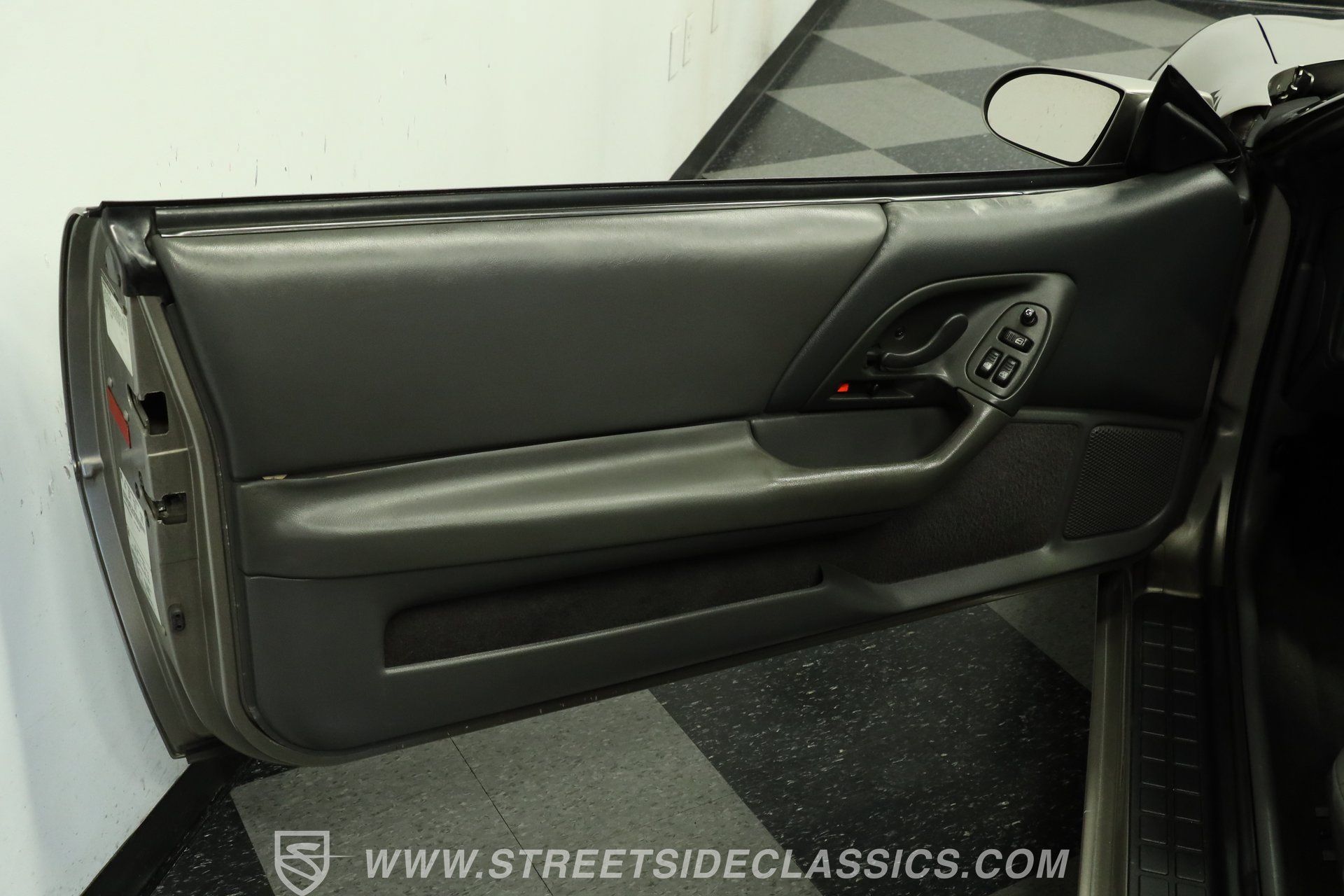 Used 1999 Chevrolet Camaro Z28 RWD image 34