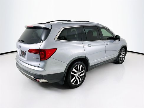 Used 2017 Honda Pilot Touring image 8