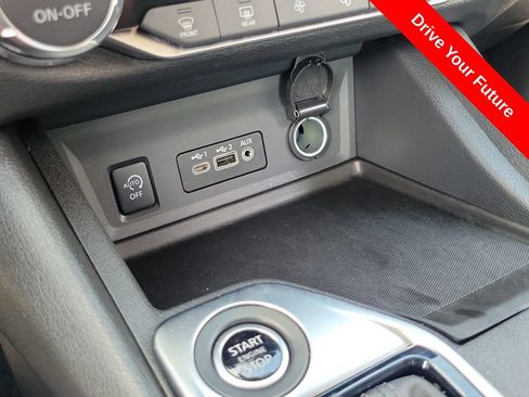 Used 2025 Nissan Sentra SV w/ All-Weather Package FWD image 11