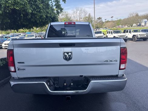 Used 2017 RAM 1500 Classic SLT AWD/4WD image 4