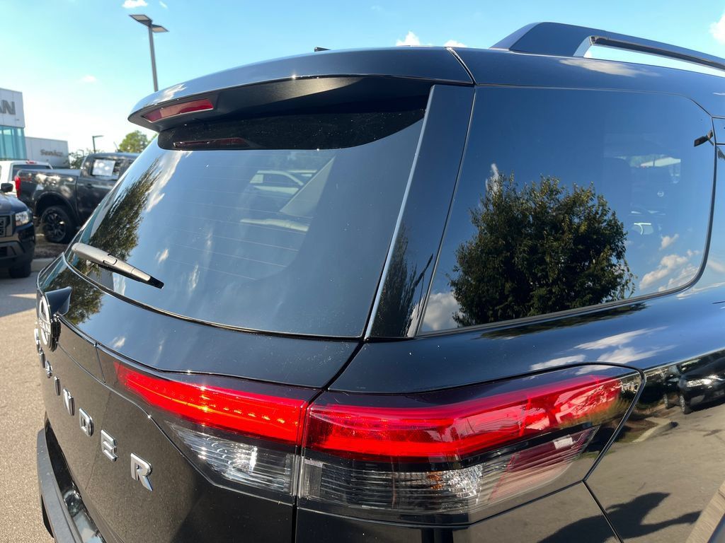 Used 2024 Nissan Pathfinder SV FWD image 43