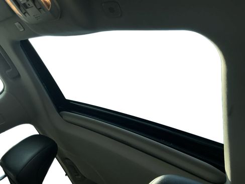 Used 2023 Toyota Highlander XLE FWD image 18