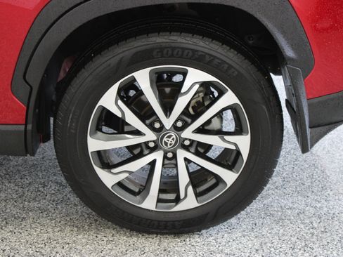 Used 2025 Toyota Corolla Cross XLE FWD image 10